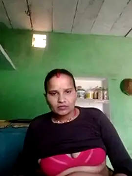 Shivani09900 online show from June 13, 2026, 7:39 am
