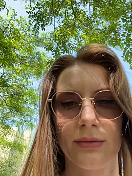 FReyja 44 online show from May 22, 2026, 7:37 am