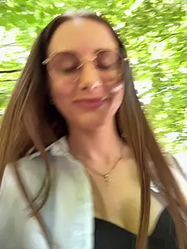 FReyja 44 online show from July 21, 2026, 9:44 am