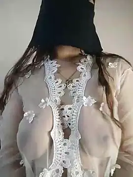 Yasmin Oh online show from June 15, 2026, 9:39 pm