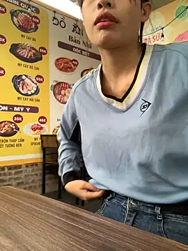 Sapphire-zz online show from April 19, 2026, 2:55 am