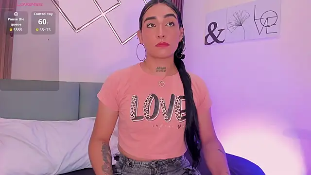 Skarlet Ruiz  online show from April 7, 2026, 7:03 pm