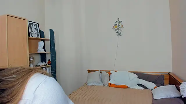 Snapshot of VioletteClaire chatting on May 15, 2026, 7:59 am VioletteClaire online show from May 15, 2026, 7:59 am