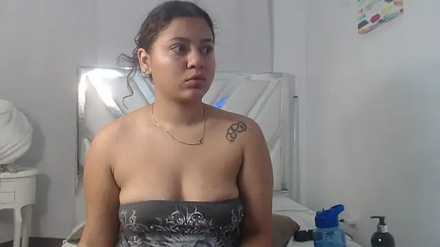 Snapshot of AlannaHarper chatting on June 20, 2026, 4:43 pm AlannaHarper online show from June 20, 2026, 4:43 pm