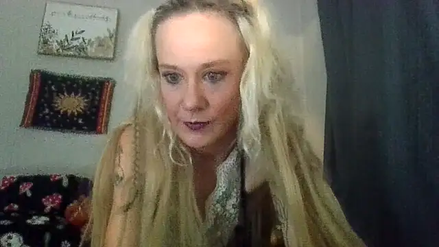 Snapshot of batshtcrzybbylov3 chatting on June 11, 2026, 9:40 am batshtcrzybbylov3 online show from June 11, 2026, 9:40 am