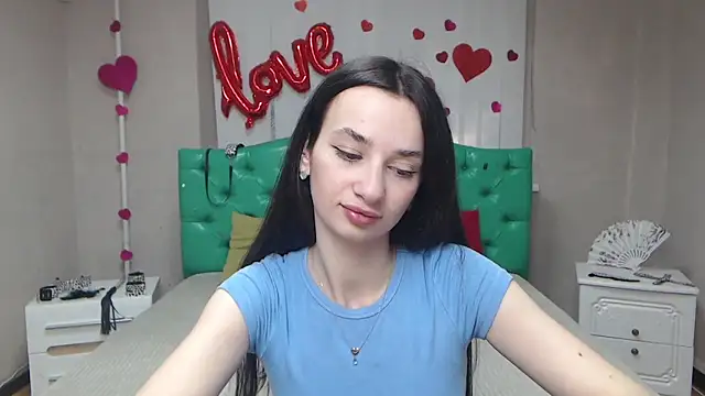 Je55icaBreeze online show from April 21, 2026, 5:14 am