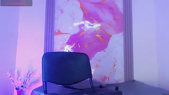 Tiffany Miller  online show from March 27, 2026, 12:16 pm