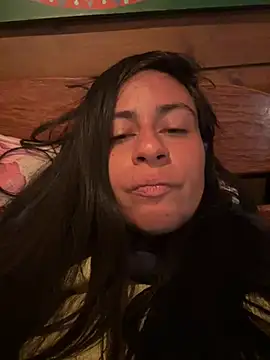 Snapshot of geovanayleo chatting on May 12, 2026, 10:40 pm geovanayleo online show from May 12, 2026, 10:40 pm