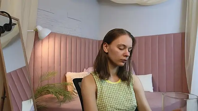 emma chaser online show from May 5, 2026, 1:46 am
