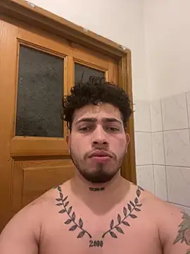 Snapshot of Darwinhot13 chatting on March 25, 2026, 1:44 am Darwinhot13 online show from March 25, 2026, 1:44 am