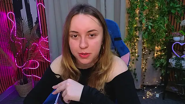 LucyMendoza online show from March 26, 2026, 12:22 pm