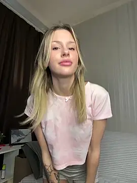 Snapshot of Soralow chatting on March 30, 2026, 12:50 pm Soralow online show from March 30, 2026, 12:50 pm