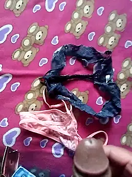 Snapshot of vrlarga chatting on April 8, 2026, 1:33 pm vrlarga online show from April 8, 2026, 1:33 pm