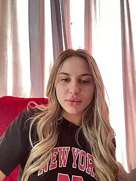 ScarlettMussee online show from April 5, 2026, 2:03 pm