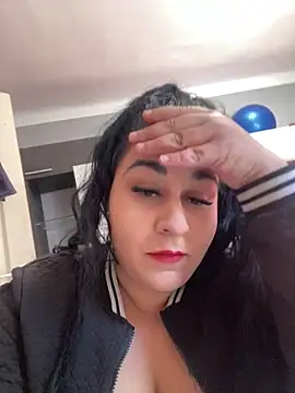 Szandra26 online show from May 18, 2026, 3:51 pm