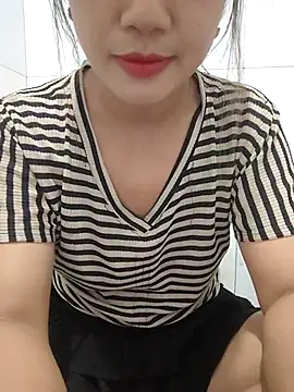 xinhxinh-cute online show from April 7, 2026, 2:06 pm
