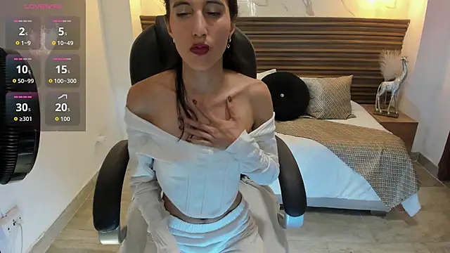 Snapshot of Shary_leon chatting on July 18, 2026, 7:39 pm Shary leon online show from July 18, 2026, 7:39 pm