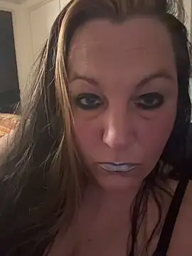 Snapshot of Queenemerald chatting on March 27, 2026, 3:23 am Queenemerald online show from March 27, 2026, 3:23 am