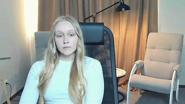 VestaBowmer online show from March 27, 2026, 11:10 am