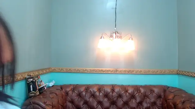 Julia Bliss online show from April 30, 2026, 11:27 am