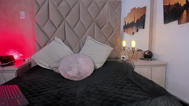 Cinthia Cortes online show from March 30, 2026, 7:48 pm