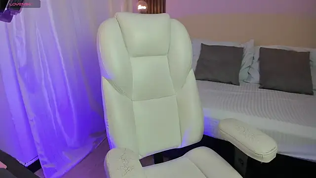 Hanna Tylor online show from March 27, 2026, 7:57 pm