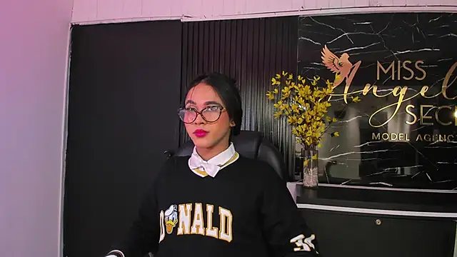 Miss KhalifaDoll online show from April 1, 2026, 4:02 am