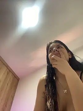 Snapshot of Annarhode chatting on May 16, 2026, 4:28 pm Annarhode online show from May 16, 2026, 4:28 pm