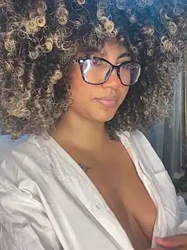 Kendra curly online show from May 27, 2026, 8:00 am