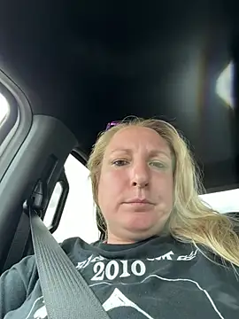 sweetkacibaby online show from April 14, 2026, 6:47 pm