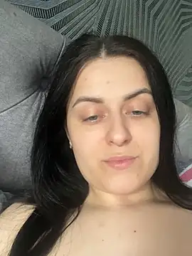 Snapshot of Velliaa chatting on May 19, 2026, 12:00 pm Velliaa online show from May 19, 2026, 12:00 pm