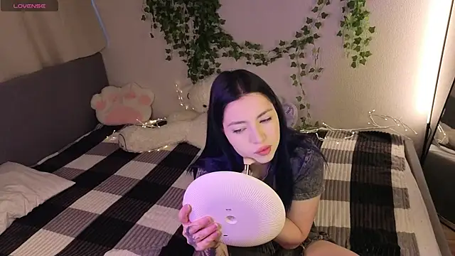 honey cherrry online show from June 17, 2026, 1:41 am