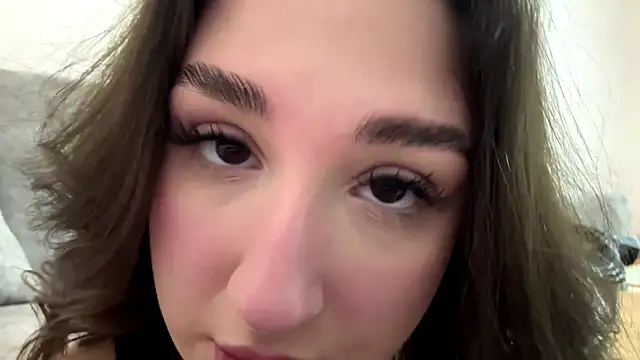 Snapshot of Annnna_ chatting on April 13, 2026, 4:12 pm Annnna online show from April 13, 2026, 4:12 pm