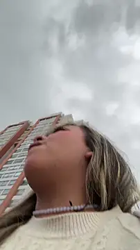 NinaValencia  online show from March 30, 2026, 10:33 pm