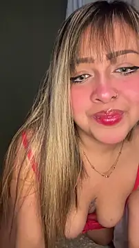 NinaValencia  online show from April 6, 2026, 11:38 pm