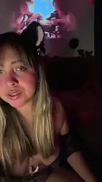 NinaValencia  online show from April 18, 2026, 1:53 am