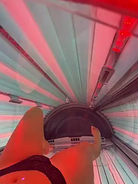 LolaSkyee online show from April 8, 2026, 7:14 pm