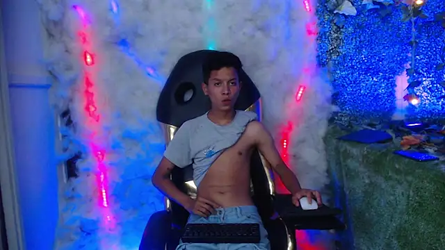 Snapshot of camilo_hott3 chatting on March 26, 2026, 9:09 pm camilo hott3 online show from March 26, 2026, 9:09 pm