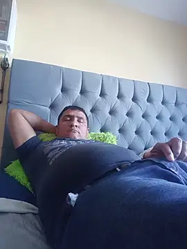 luis20212 online show from June 1, 2026, 7:48 pm
