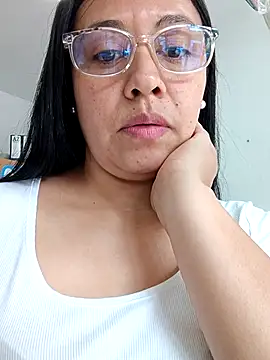 Snapshot of Violeta--7 chatting on April 17, 2026, 1:47 pm Violeta--7 online show from April 17, 2026, 1:47 pm