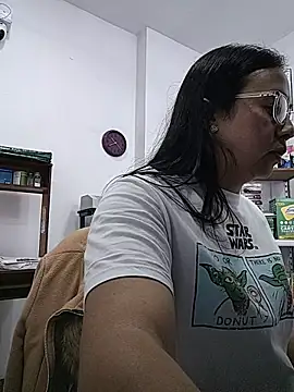 Snapshot of Violeta--7 chatting on May 11, 2026, 4:04 pm Violeta--7 online show from May 11, 2026, 4:04 pm