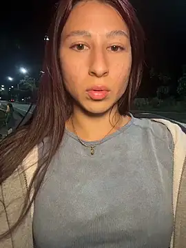 Debby ryann online show from April 16, 2026, 5:52 am