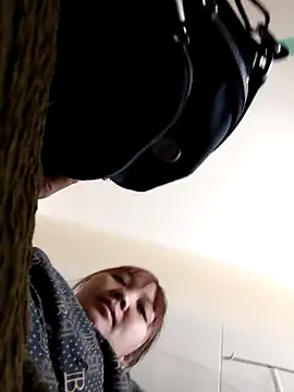 Snapshot of Emm-a- chatting on April 8, 2026, 3:17 am Emm-a- online show from April 8, 2026, 3:17 am