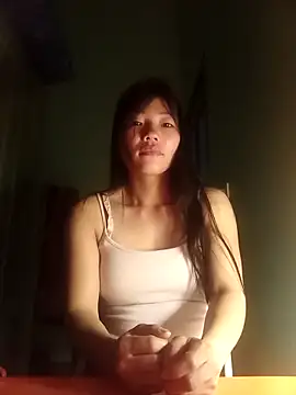 -Quyny- online show from April 7, 2026, 7:47 pm