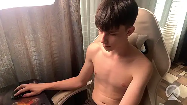 Snapshot of mason_silver chatting on July 18, 2026, 8:40 am mason silver online show from July 18, 2026, 8:40 am