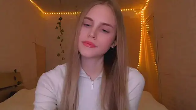 Snapshot of EveCoutch chatting on March 27, 2026, 4:29 pm EveCoutch online show from March 27, 2026, 4:29 pm