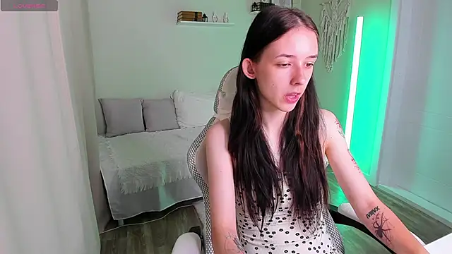AnnaOddy online show from June 10, 2026, 1:17 am
