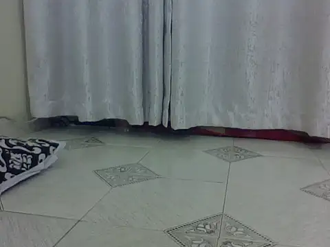 nozie03 online show from April 8, 2026, 2:06 pm