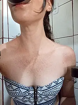 Valentina-Albuquerque online show from March 30, 2026, 8:21 pm