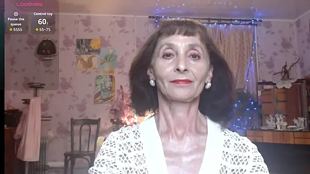 Snapshot of Shooting-Star- chatting on July 18, 2026, 6:34 pm Shooting-Star- online show from July 18, 2026, 6:34 pm
